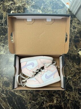 Nike Jordan 1 MID toddler  High-Top Sneakers in Light Pink & Lavender